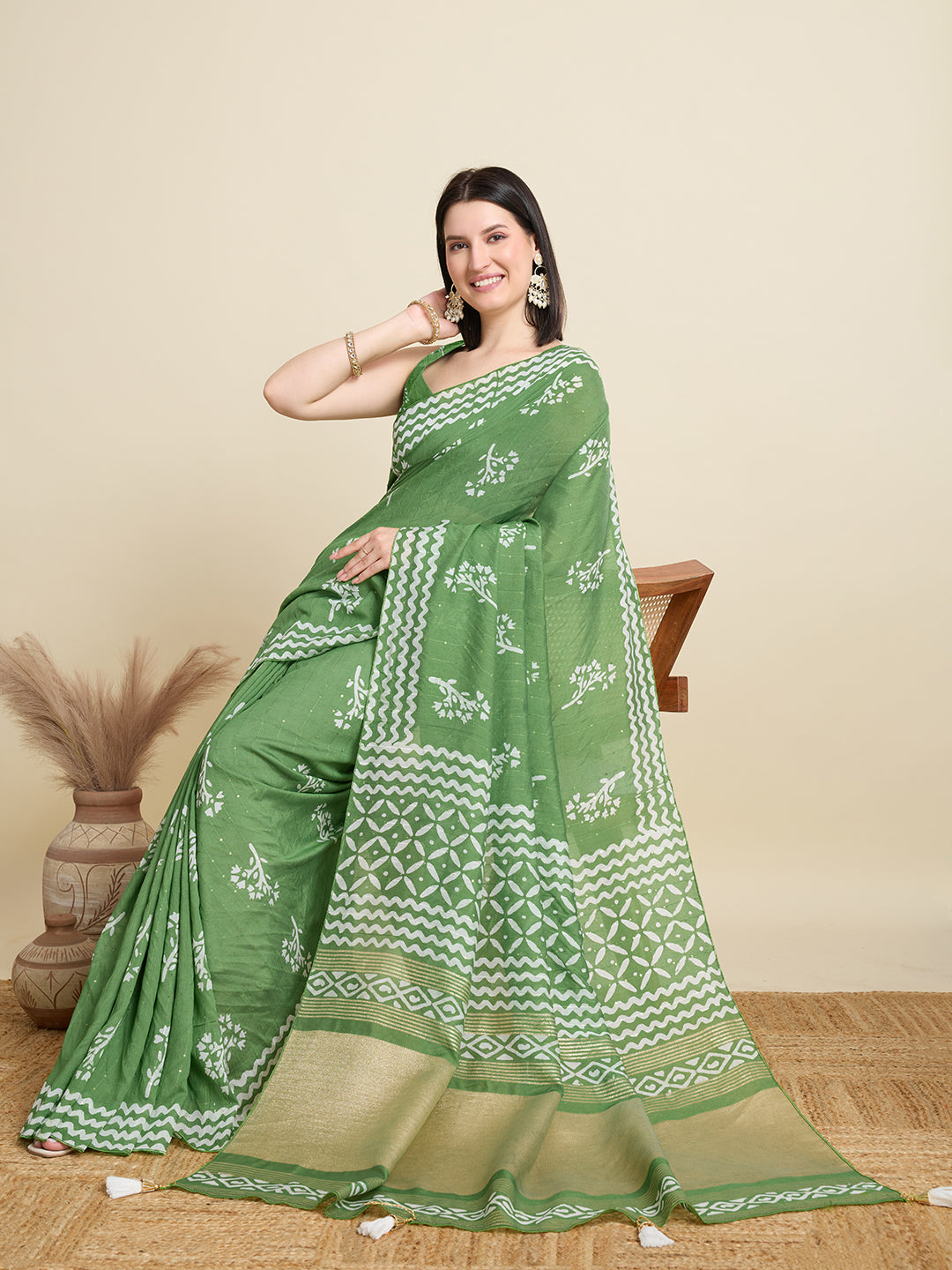Green Semi Cotton Saree with Sequence Weaving Jari Pallu Printed Saree with Blouse
