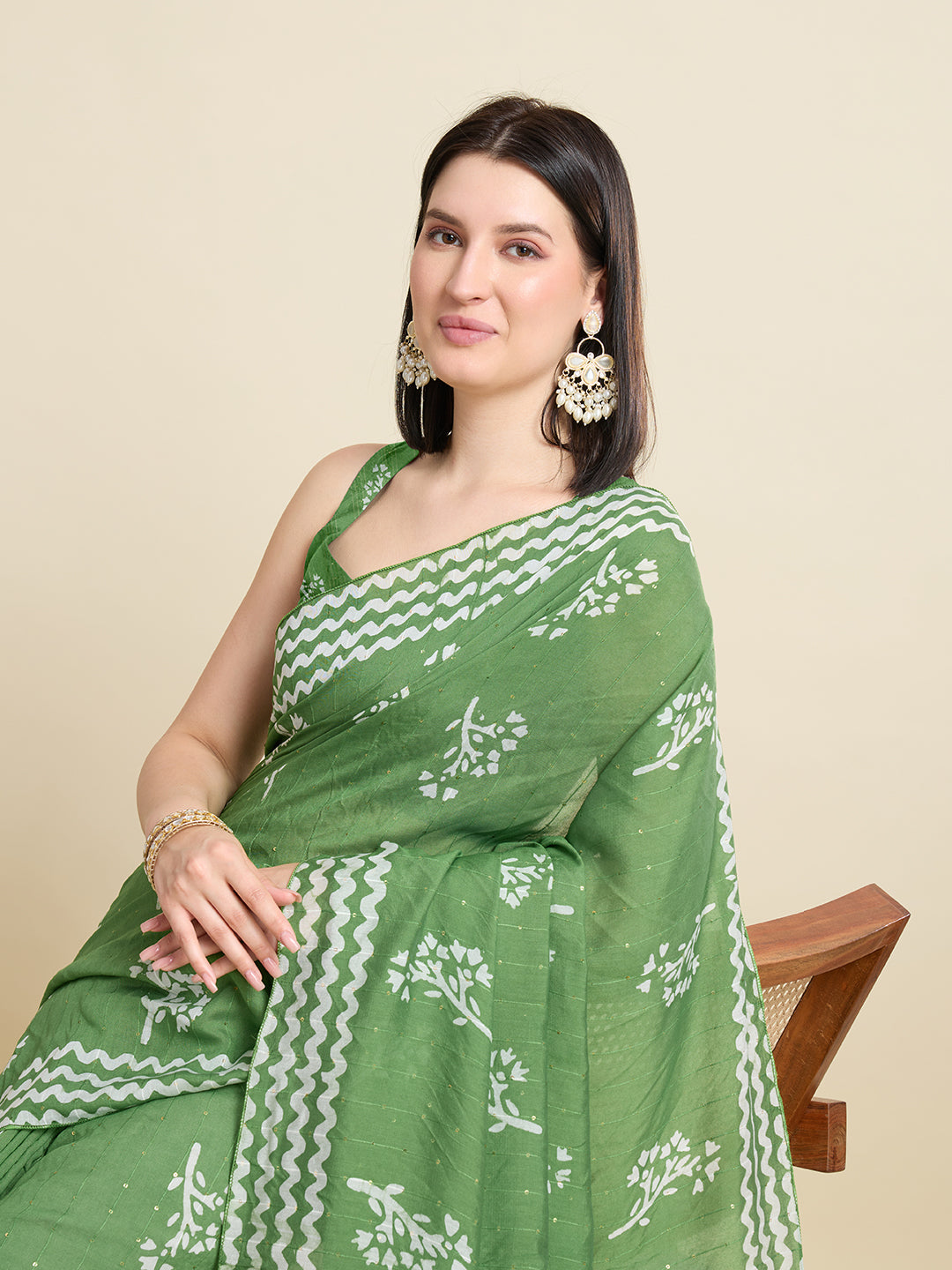 Green Semi Cotton Saree with Sequence Weaving Jari Pallu Printed Saree with Blouse