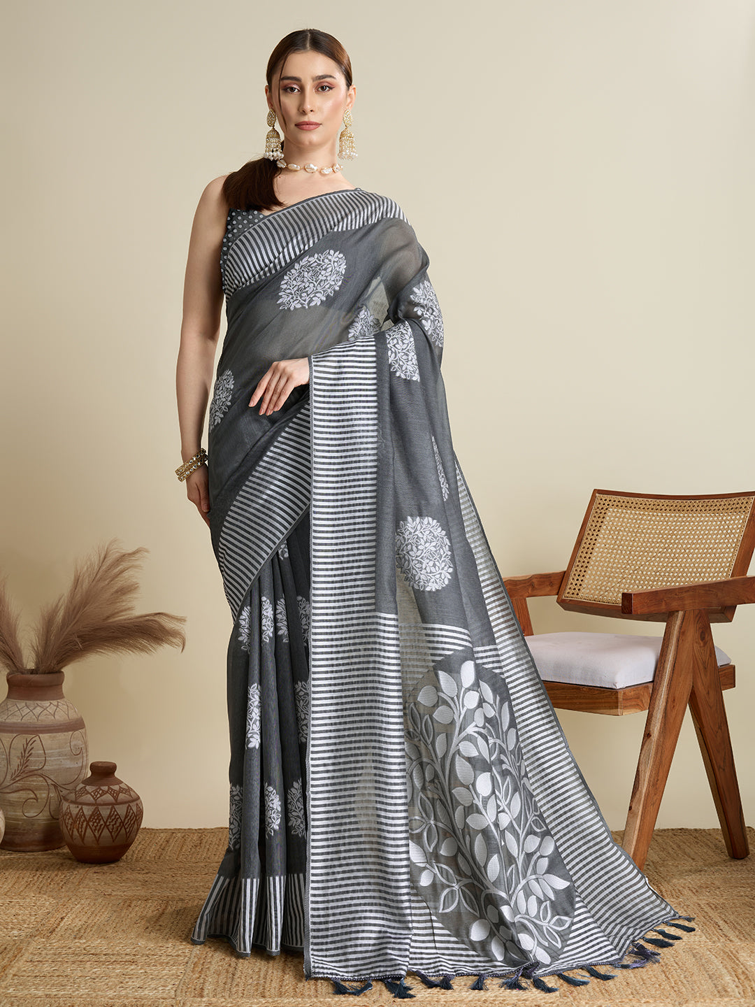 Grey Soft Silk Saree with Butti Blouse, Zari Lining Border Rich Pallu  Traditional Festive Wear